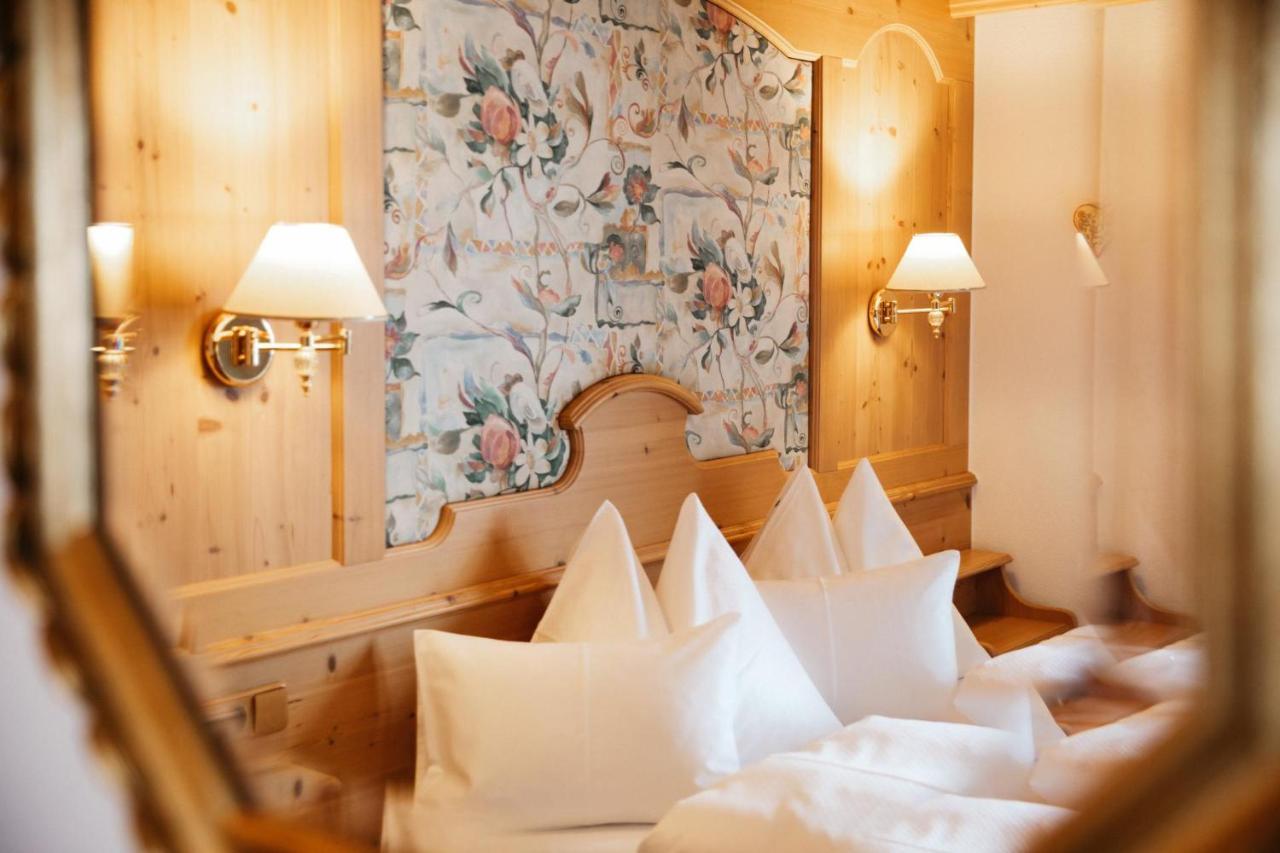Hotel Kristall Лех ам Алберг Екстериор снимка