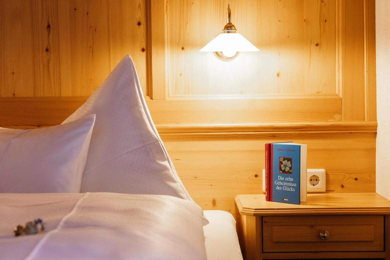 Hotel Kristall Лех ам Алберг Екстериор снимка