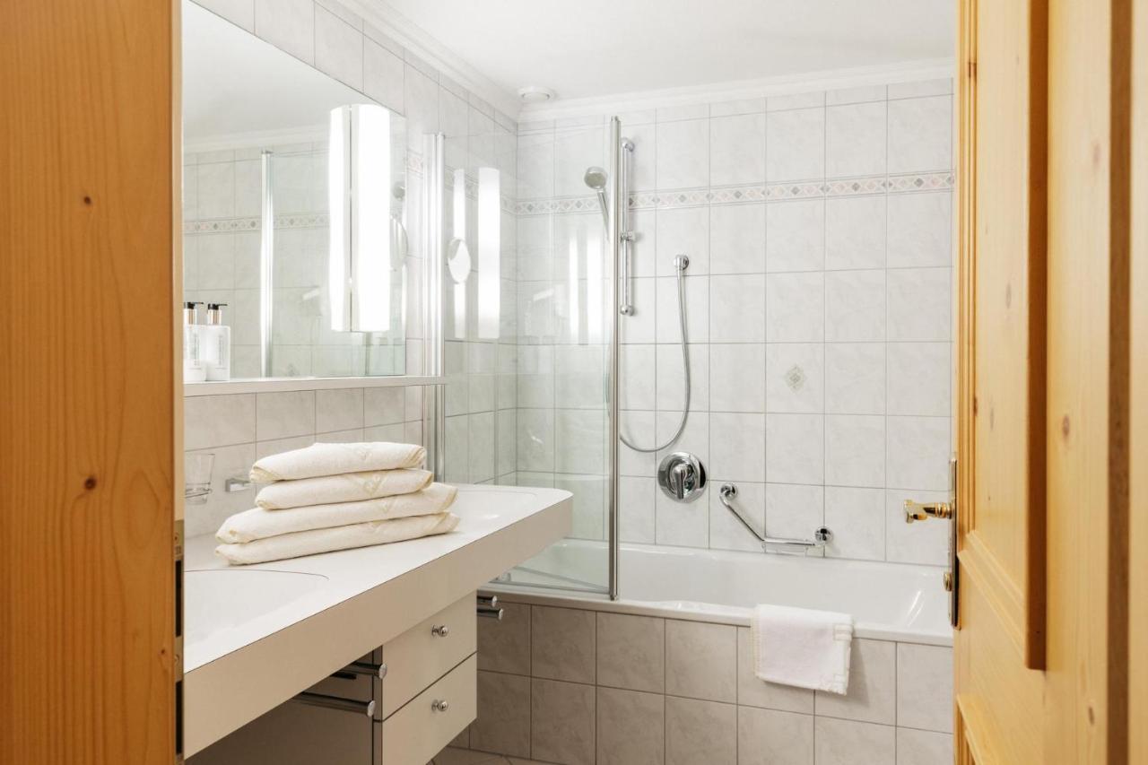 Hotel Kristall Лех ам Алберг Екстериор снимка