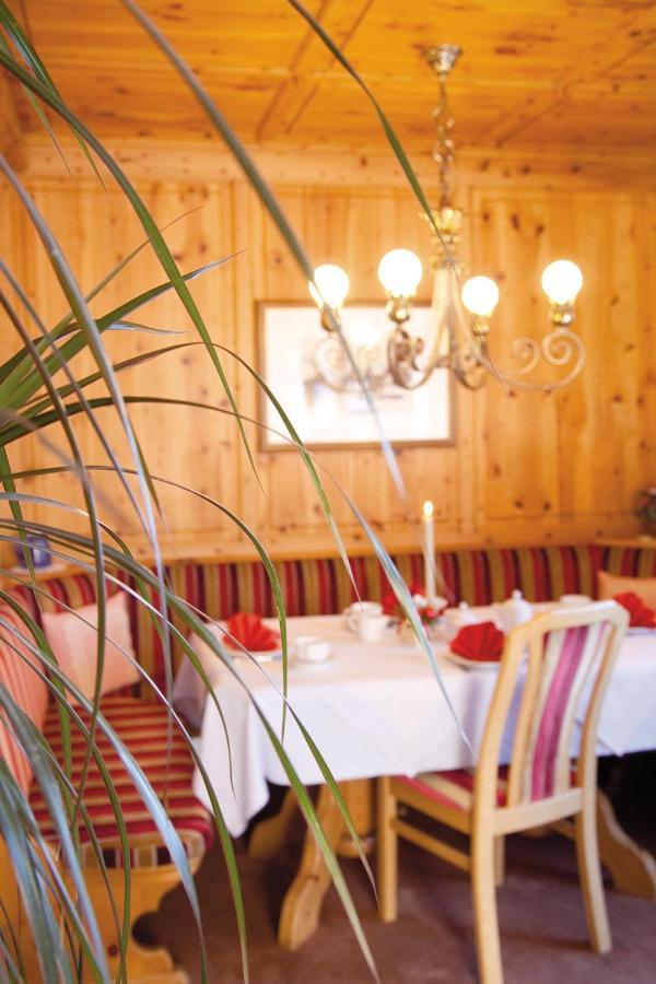 Hotel Kristall Лех ам Алберг Екстериор снимка