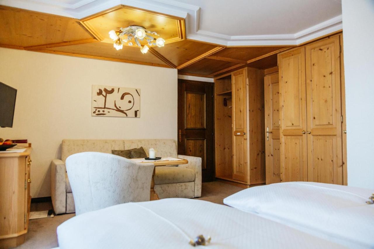 Hotel Kristall Лех ам Алберг Екстериор снимка