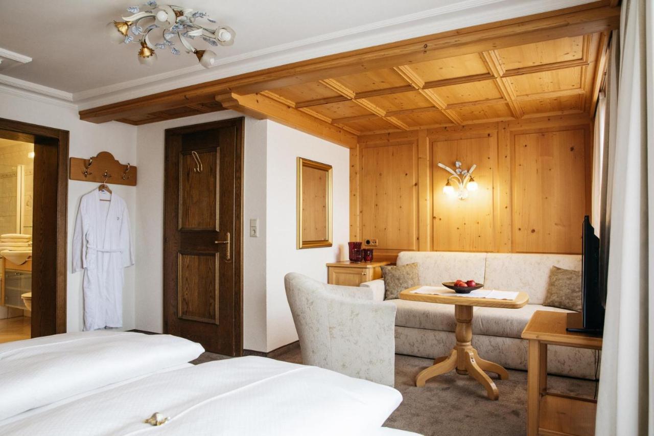 Hotel Kristall Лех ам Алберг Екстериор снимка