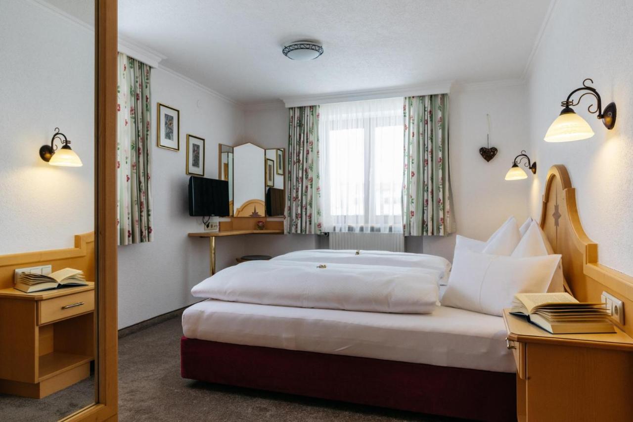 Hotel Kristall Лех ам Алберг Екстериор снимка