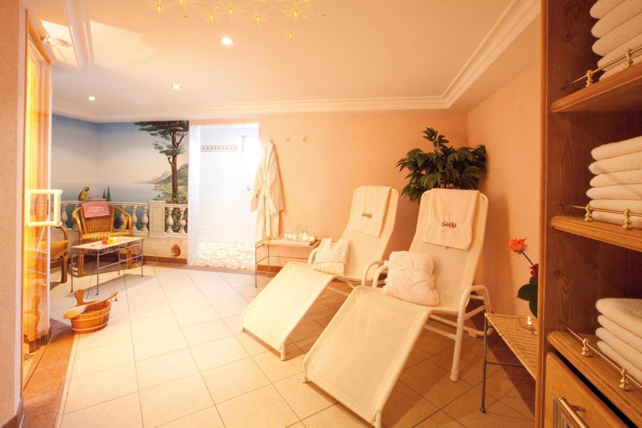 Hotel Kristall Лех ам Алберг Екстериор снимка