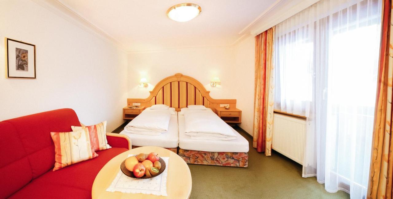 Hotel Kristall Лех ам Алберг Екстериор снимка