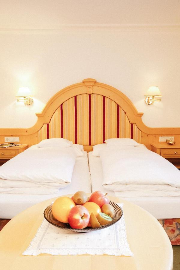 Hotel Kristall Лех ам Алберг Екстериор снимка