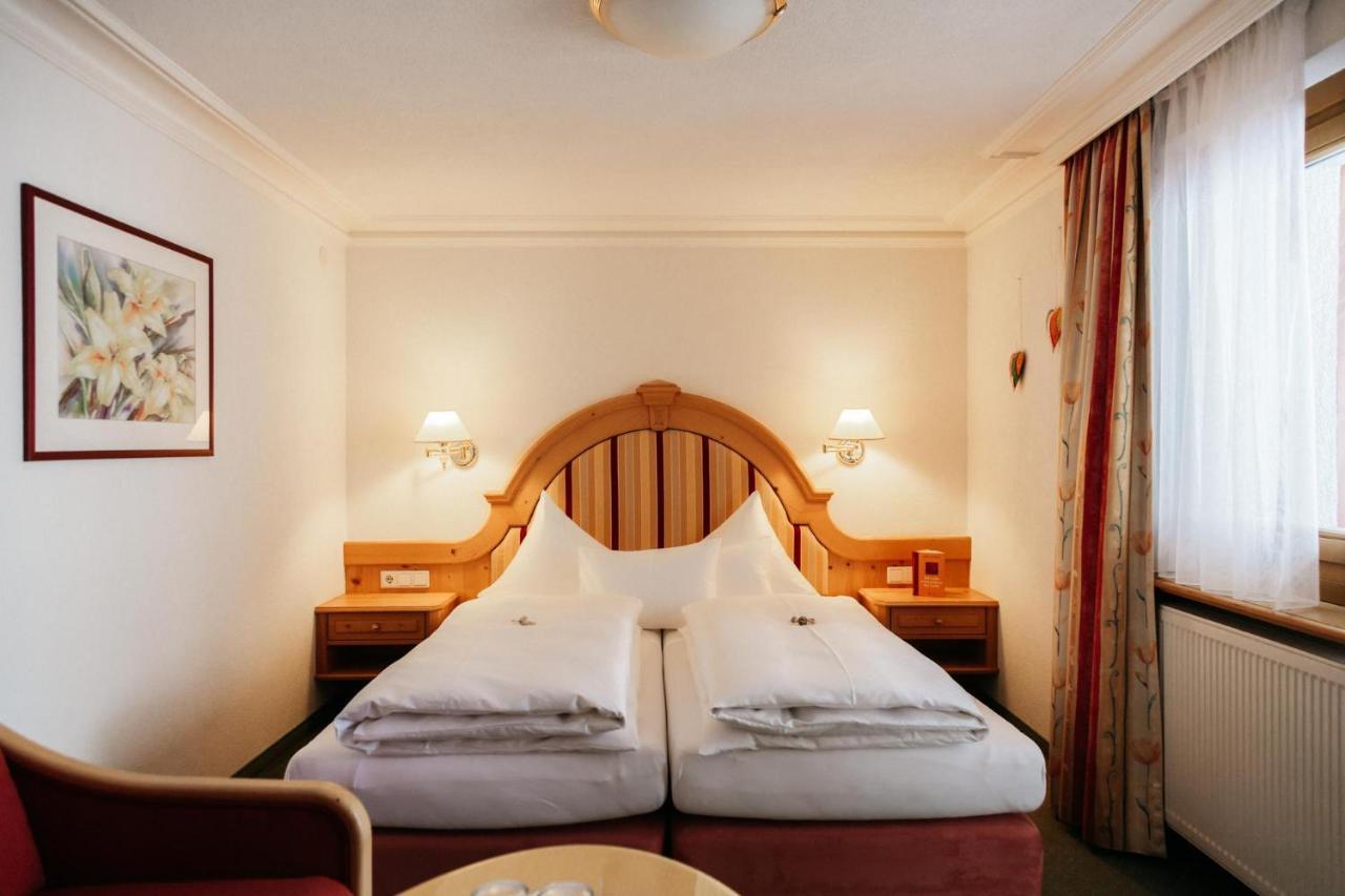 Hotel Kristall Лех ам Алберг Екстериор снимка