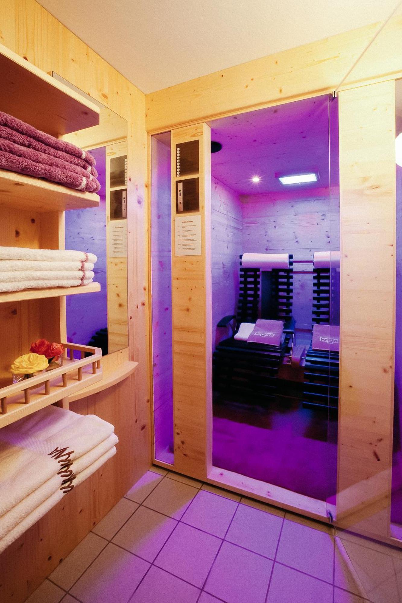 Hotel Kristall Лех ам Алберг Екстериор снимка